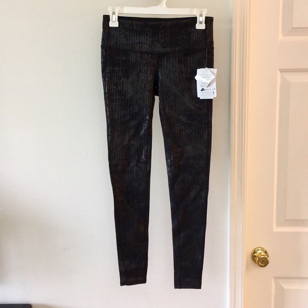 Athleta Black Leggings NWT Small Athleta Crackle